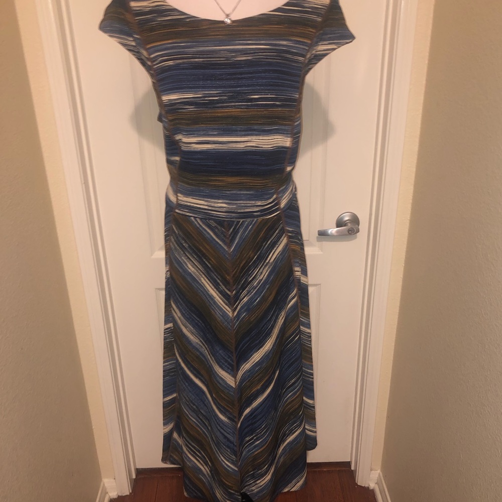 👇🏻$Reduced to lowest price. Signature byRobbie Bee striped w/warm colors dress - Picture 5 of 10